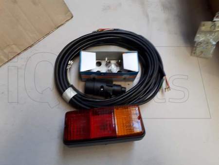 DIVERSES BELEUCHTUNGSEINHEIT (RE+LI) INKL. STECKER UND KABEL