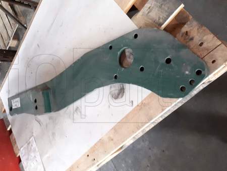 DIVERSES TRAGARM LINKS GESCHWEISST